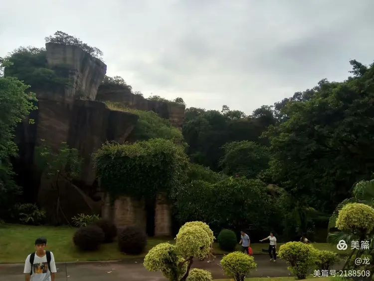 广州莲花山旅游景区。
